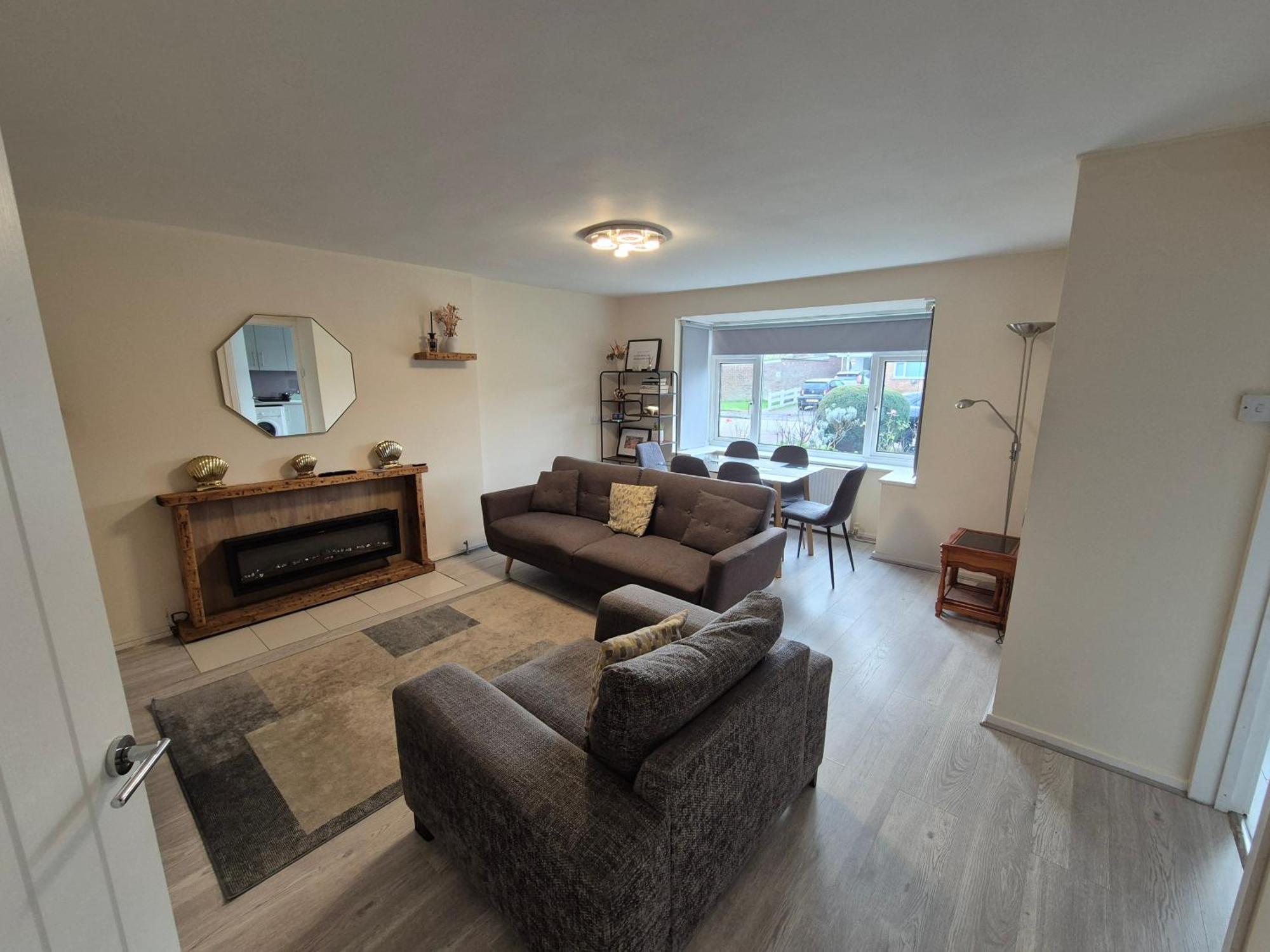 Lovely & Beautiful 2 Bed-Apartment In Μπόρχαμγουντ Εξωτερικό φωτογραφία