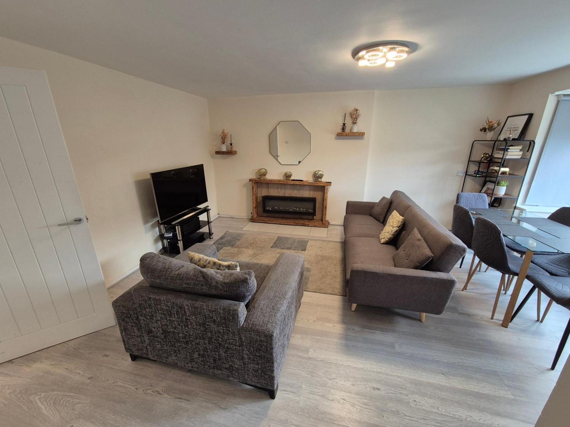 Lovely & Beautiful 2 Bed-Apartment In Μπόρχαμγουντ Εξωτερικό φωτογραφία